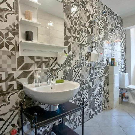 Artiesta - 5 * Sofya